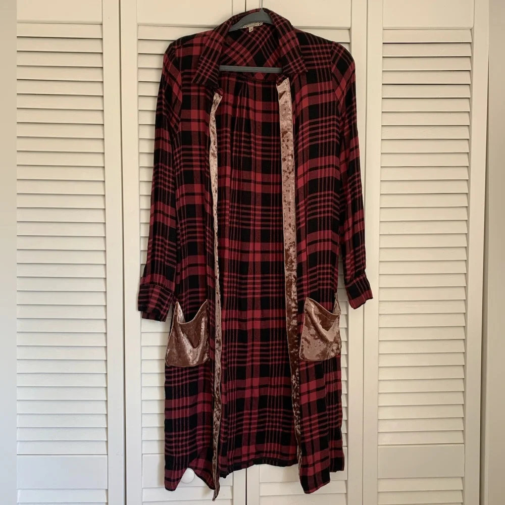 Gimmicks by BKE Plaid Duster Cardigan w/ Velour Details - Picture 4 of 6